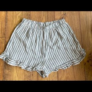 NWOT! AMERICAN EAGLE FLOWY RUFFLE COTTON SHORT